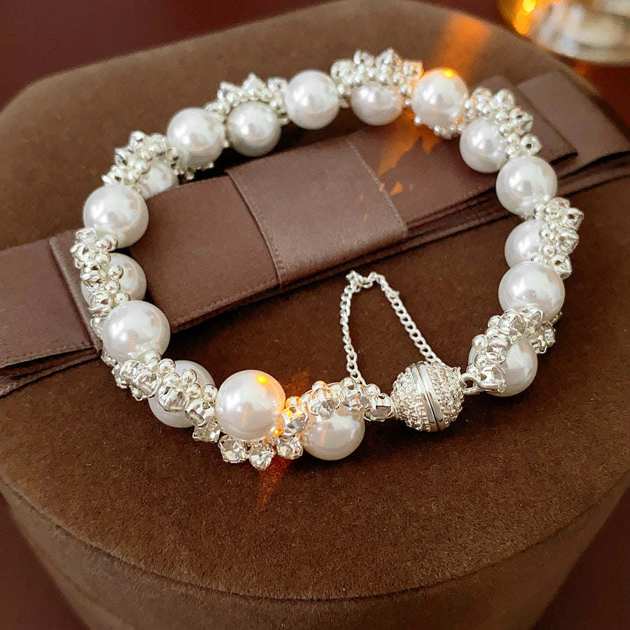 Elegant radiant crystal pearl wrap bracelet with imitation pearls and rhinestones, vintage luxury style