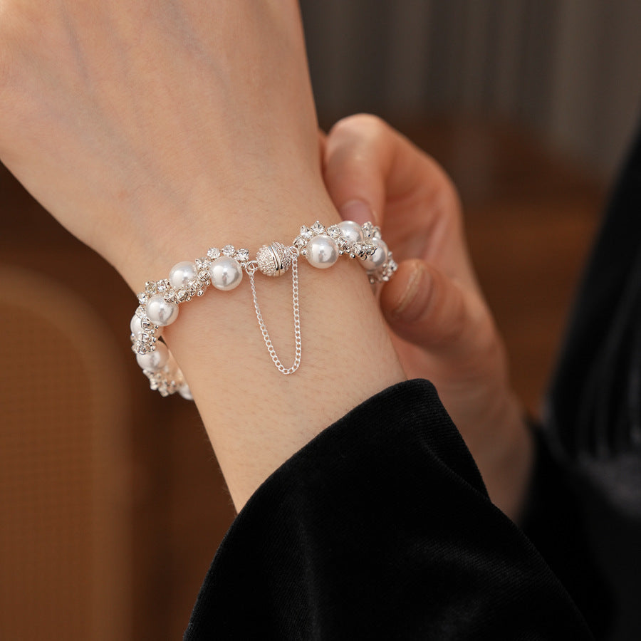 Elegant radiant crystal pearl wrap bracelet with imitation pearls and rhinestones, vintage luxury style
